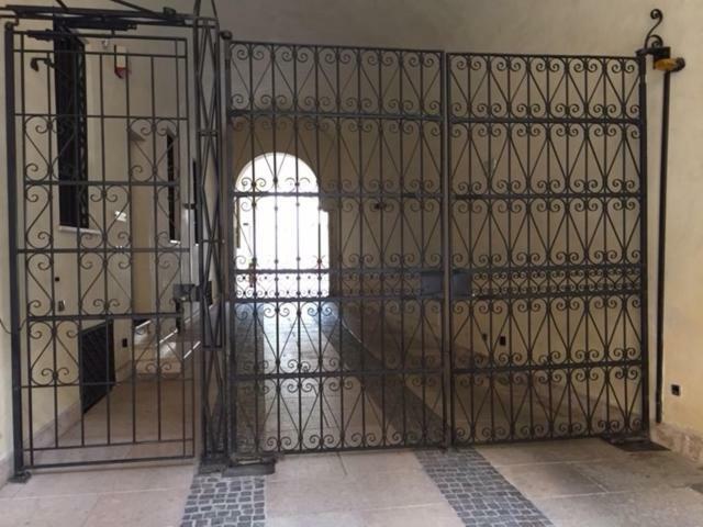 Apartamento Palazzo Guerrieri Da Fermo Mantua Exterior foto
